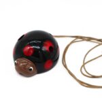 Animal muzical ocarina – buburuză, instrument muzical decorativ realizat manual