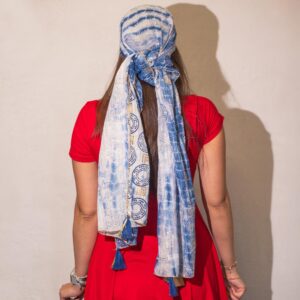Nomad Sari – Eșarfă de Vară – 180x50cm – Imprimeu Marbella – Albastru cu Margine Aurie