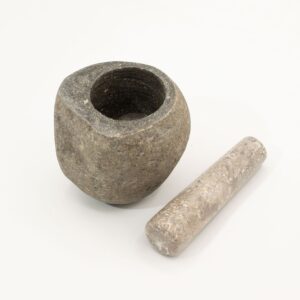 Mojar Decorativ cu Pistil din Piatră Naturală de Râu – Mediu (aprox. 12 × 8 cm)
