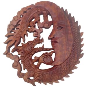 Panou Sculptat cu Față de Lună și Dragon - 30 cm