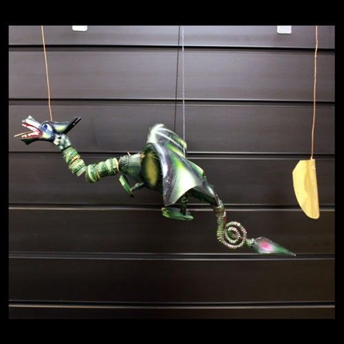 bG9jYWw6Ly9tZWRpYS85US82Qy82MFIzMEMxRzZHU0s2QzlRL2E2NGZlZDdhLmpwZWc Balaur Mare Zburător Verde de 50cm