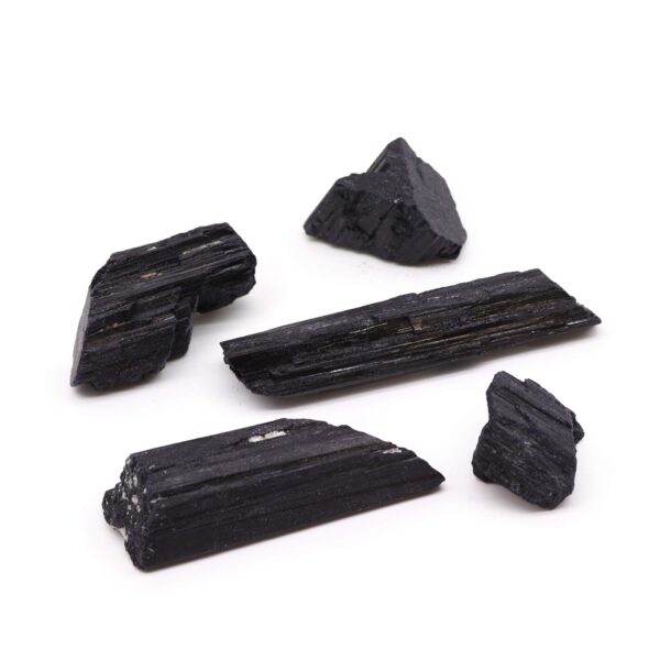 Specimen Mineral – Turmalină Indiană 1 kg (aproximativ 20-30 bucăți - 5-10 cm)