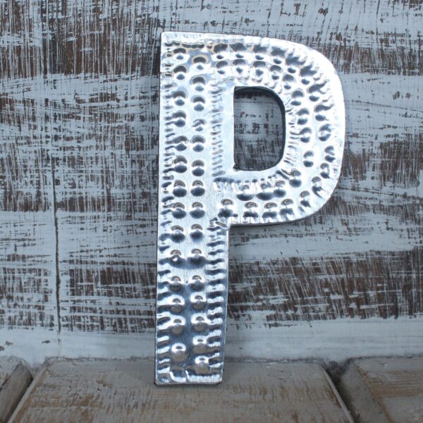 bG9jYWw6Ly9tZWRpYS85Ui84RC82MFIzMEMxRzZHVDM4RDlSLzMzYjYwOWMzLmpwZWc Litere Decorative din Aluminiu - P