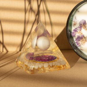 Piramide Medii din Orgonit 7x6 cm – Sferă de Cuarț Plutitoare – Fragmente de Cuarț