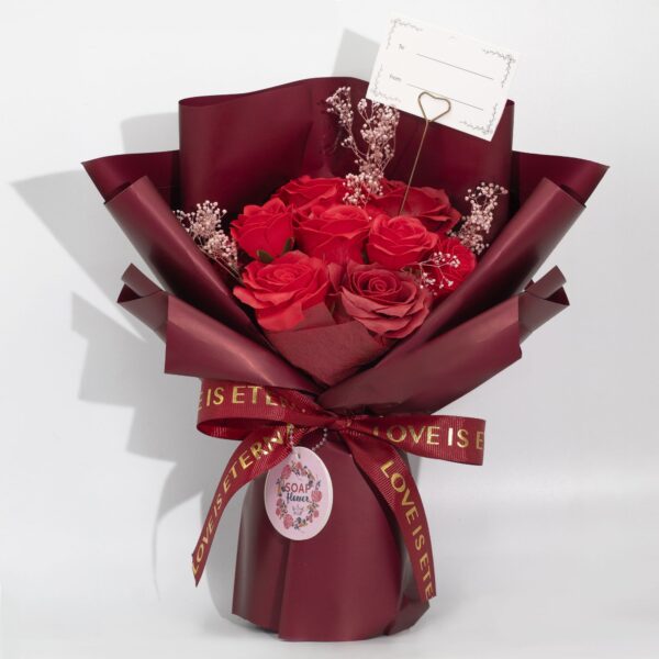 bG9jYWw6Ly9tZWRpYS8xTS8wRS82MFIzMEMxSjY0U0swRTFNL2ZmNDY2MzI3LmpwZw Buchet mare de Trandafiri Roșii – Dragostea este Eternă – Card Cadou