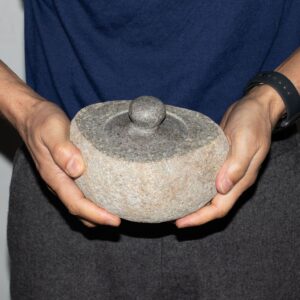 Vas de Împământare din Piatră Naturală de Râu – Mare (aprox. 15 × 12 cm)