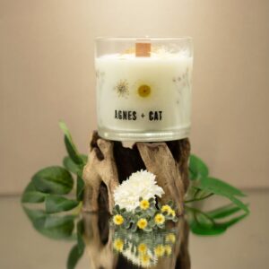 Lumânare botanică din ceara de soia – Apele calme ale Windermere Agnes și Cat