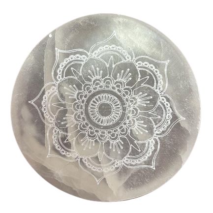 bG9jYWw6Ly9tZWRpYS9ITi9FQy82MFIzMEMxRzZSVEtFQ0hOLzc2ODg3ZjNlLmpwZWc Platou Mic din Selenit 8 cm - Mandala