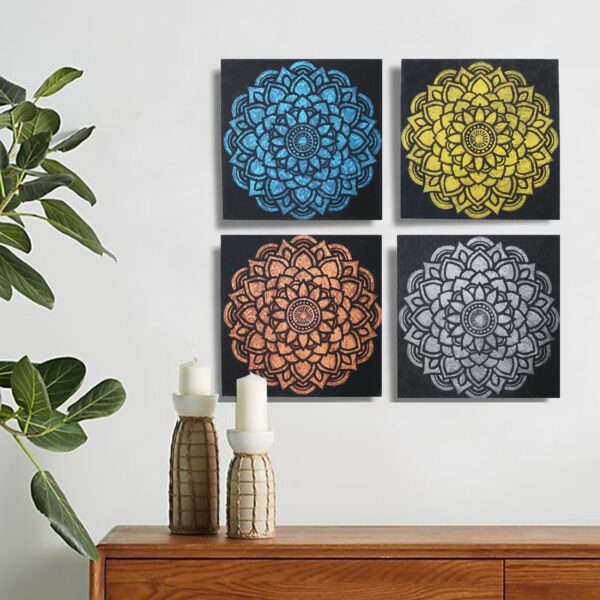 bG9jYWw6Ly9tZWRpYS9IUi9FRC82MFIzMEMxRzZSVktFREhSL2YzZTI0Y2ZjLmpwZWc Set 4 Tablouri Mandala Detaliu Brocart 30x30cm