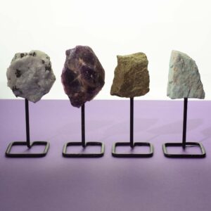 Specimen Mineral pe Suport Metalic – Epidot