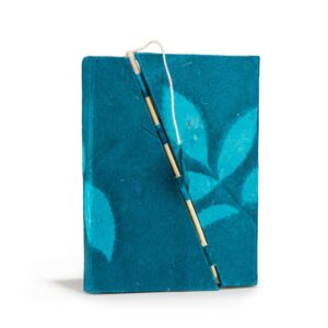 Agendă Lokta floral îndrăzneț cu închidere din bambus, 15 × 12 cm, 45 file – albastru