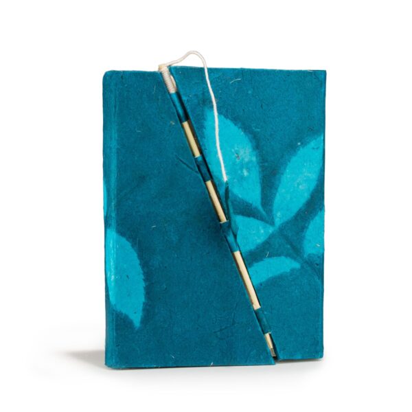 Agendă Lokta floral îndrăzneț cu închidere din bambus, 15 × 12 cm, 45 file – albastru