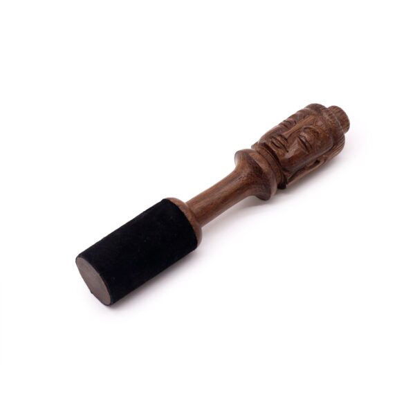 bG9jYWw6Ly9tZWRpYS9TTS9KRC82MFIzMEMxRzZXUjNKRFNNL2I3YjM5OTE2LmpwZWc Băț din Lemn - 14cm - Sculptură Buddha