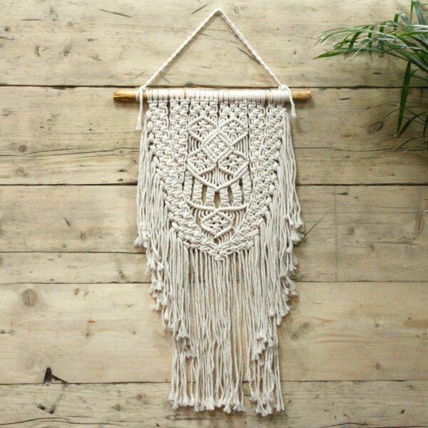 bG9jYWw6Ly9tZWRpYS9TTi9BQy82MFIzMEMxRzZNVDNBQ1NOLzE4NjQ3ZmNhLmpwZWc Decorațiune Macrame pentru Perete - Prosperitate