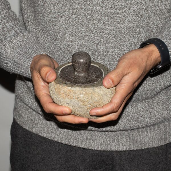 Vas de împământare din Piatră naturală de Râu – Mediu (aprox. 12 × 8 cm)