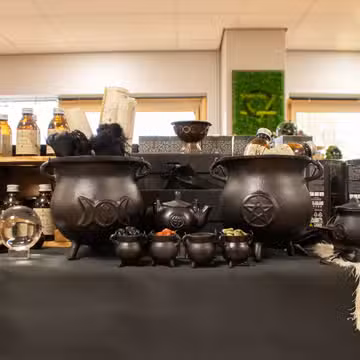 Boluri și ceaune pentru ritualuri