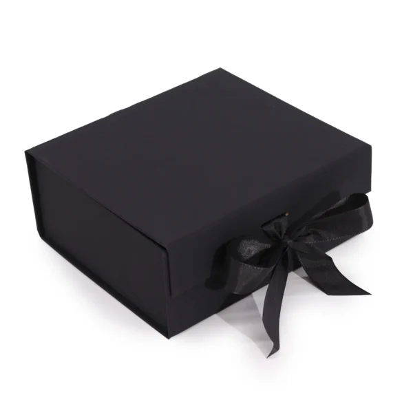 Cutie plată cadou pătrată (20x18.2x8cm) - neagra Cutie plată cadou pătrată (20x18.2x8cm) - neagra