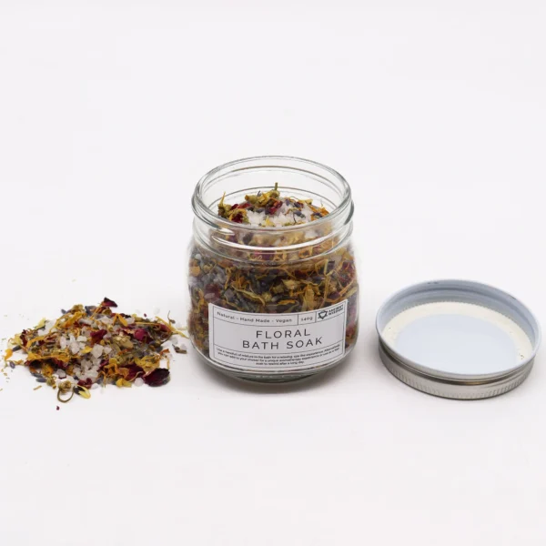 mix elegant de flori uscate pentru baie și plante aromatice