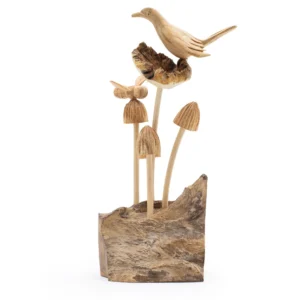 Sculptură Decorativă Handmade din Lemn Parasit – Pasăre și albină pe ciuperci