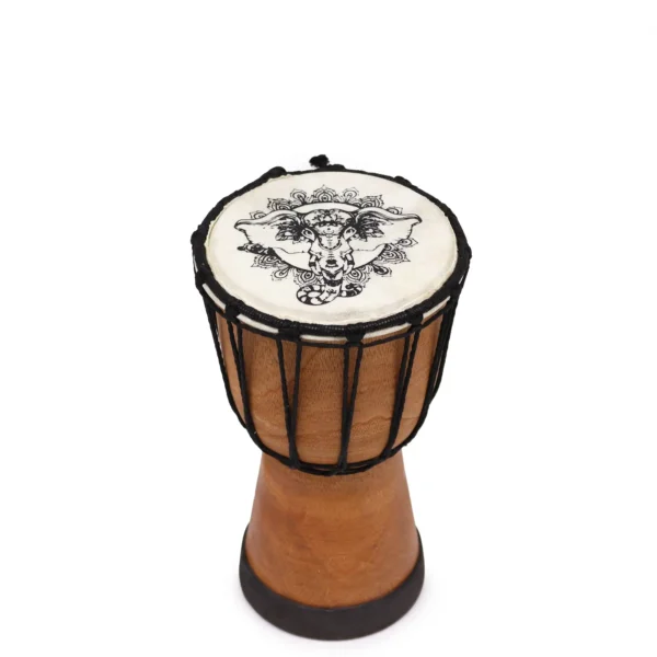 232718 Tobă djembe realizată manual 20 cm cu motiv de elefant – bijuterie culturală